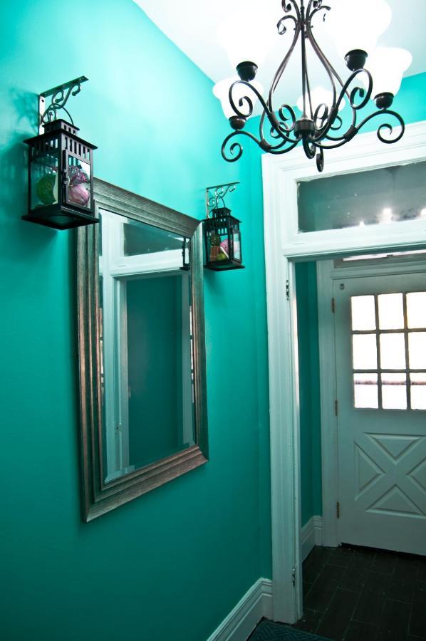 Colour Cube Guest House Toronto Downtown East Exterior foto